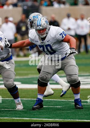 10. September 2022: Middle Tennessee Blue Raiders Offensivlineman Tyler Falvey (70) wird im Fußballspiel zwischen Colorado State und Middle Tennessee im Canvas Stadium in Fort Collins, CO., blockieren. MTSU rollte auf der Straße zu einer 34-0-Führung aus und hielt an, um 34:19 zu gewinnen. Derek Regensburger/CSM. Quelle: Cal Sport Media/Alamy Live News Stockfoto