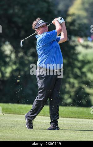 Jennings, Missouri, USA . 10. September 2022: Golfer Tim Herron beobachtet seinen Schuss vom Fairway 3. während der zweiten Runde des Ascension Charity Classic im Norwood Hills Country Club in Jennings, MO Richard Ulreich/CSM Credit: CAL Sport Media/Alamy Live News Stockfoto