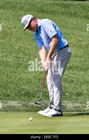 Jennings, Missouri, USA . 10. September 2022: Der Golfer Justin Leonard legt in der zweiten Runde des Ascension Charity Classic im Norwood Hills Country Club in Jennings, MO, das Grün auf 2. an Richard Ulreich/CSM Credit: CAL Sport Media/Alamy Live News Stockfoto