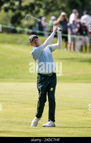 Jennings, Missouri, USA . 10. September 2022: Der Golfer Padraig Harrington trifft während der zweiten Runde des Ascension Charity Classic im Norwood Hills Country Club in Jennings, MO, auf den Fairway 11..Richard Ulreich/CSM Credit: CAL Sport Media/Alamy Live News Stockfoto