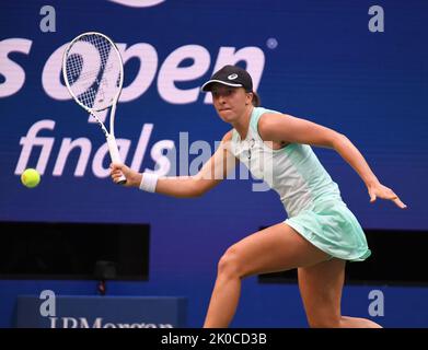 New York, USA. 10. September 2022. New York Flushing Meadows US Open Day 13 10/09/2022 IGA Swiatek (POL) gewinnt Finale der Damen-Singles Credit: Roger Parker/Alamy Live News Stockfoto