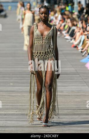 New Yoork, Vereinigte Staaten. 09. September 2022. BRONX UND BANCO SS23 starten während der New York Fashion Week am 2022. September - New York, USA. 09/09/2022 Credit: dpa/Alamy Live News Stockfoto