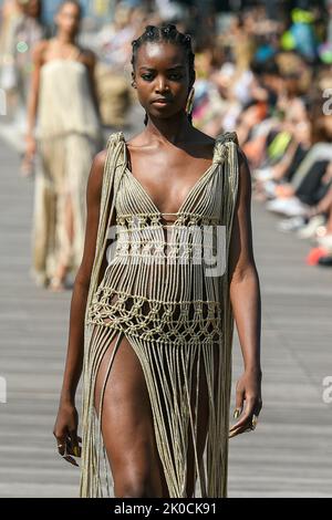 New Yoork, Vereinigte Staaten. 09. September 2022. BRONX UND BANCO SS23 starten während der New York Fashion Week am 2022. September - New York, USA. 09/09/2022 Credit: dpa/Alamy Live News Stockfoto