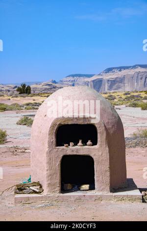 Traditioneller Holzofen aus Ton für die Töpferei, die Hegra Saudi-Arabien bilden Stockfoto