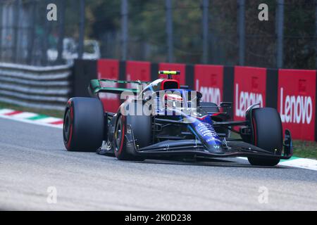 Monza, Italien. 10. September 2022. Autodromo Nazionale Monza, Monza, Italien, 10. September 2022, Nichola Latifi (CAN) Williams FW44 während der Formel 1 Pirelli Gran Premio d'Italia 2022 - großer Preis von Italien - Freies Training und Qualifying - Formel 1-Meisterschaft Credit: Live Media Publishing Group/Alamy Live News Stockfoto