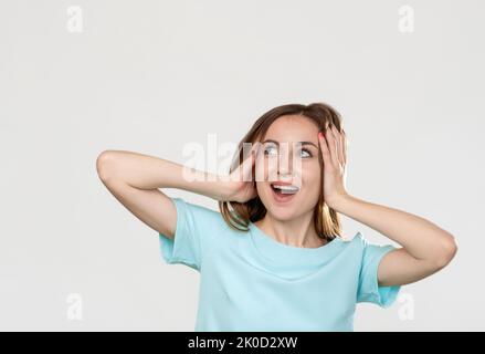 Überrascht Frau Sonderangebot aufgeregt überwältigt Stockfoto