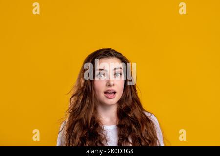 Überrascht Frau Porträt Sonderangebot überwältigt Stockfoto