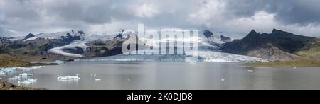 Der Gletschersee Fjallsárlón am südlichen Ende des Gletschers Vatnajökull, Island Stockfoto