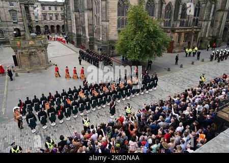 Eine Zeremonie zur Ausrufung des Beitritts in Mercat Cross, Edinburgh, in der König Karl III. Öffentlich zum neuen Monarchen erklärt wurde. Bilddatum: Sonntag, 11. September 2022. Stockfoto