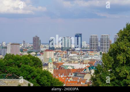 Bratislava Stadt Antenne Panoramablick. Bratislava ist die Hauptstadt der Slowakei. Stockfoto