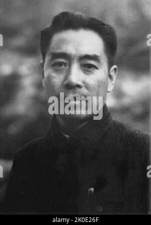 Zhou Enlai (1898 - 1976), erster Premierminister der Volksrepublik China. Von Oktober 1949 bis zu seinem Tod im Januar 1976 war Zhou Chinas Regierungschef. Zhou diente unter dem Vorsitzenden Mao Zedong und half der Kommunistischen Partei, an die Macht zu kommen. Stockfoto