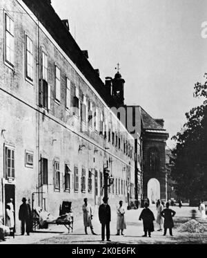 Psychiatrische Station des Allgemeinen Krankenhauses Wien, wo Sigmund Freud Arzt war. 1900. Sigmund Freud (6. Mai 1856 - 23. September 1939) war ein österreichischer Neurologe und Begründer der Psychoanalyse, einer klinischen Methode zur Behandlung der Psychopathologie durch den Dialog zwischen einem Patienten und einem Psychoanalytiker. Stockfoto