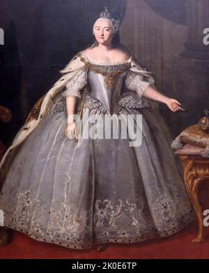 Porträt der Kaiserin Elizaveta Petrovna (1709-1762), Öl auf Leinwand, 1743, von Ivan Vishnyakov (1699-1761). Elisabeth Petrowna regierte als Kaiserin von Russland von 1741 bis zu ihrem Tod im Jahr 1762. Iwan Jakowlewitsch Vishnjakow (1699 - 1761) war ein russischer Porträtmaler und ein im Rokoko-Stil muralistischer Maler. Stockfoto