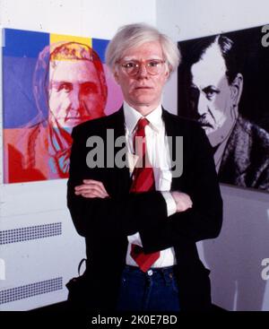 Andy Warhol (1928 - 1987) amerikanischer Künstler, Filmregisseur und Produzent, der eine führende Figur in der bildenden Kunstbewegung war, die als Pop Art bekannt ist Stockfoto