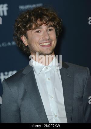 Toronto, Kanada. 10. September 2022. Gabriel LaBelle nimmt an der Weltpremiere von „The Fabelmans“ im Princess of Wales Theatre während des Toronto International Film Festival in Toronto, Kanada, am 10. September 2022 Teil. Foto von Chris Chew/UPI Credit: UPI/Alamy Live News Stockfoto