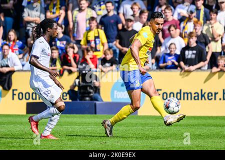 Anderlechts Majeed Ashimeru und Westerlos Nacer Chadli im Einsatz während eines Fußballmatches zwischen KVC Westerlo und RSC Anderlecht, Sonntag, 11. September 2022 in Westerlo, am 8. Tag der ersten Division der belgischen Meisterschaft 2022-2023 in der 'Jupiler Pro League'. BELGA FOTO TOM GOYVAERTS Stockfoto