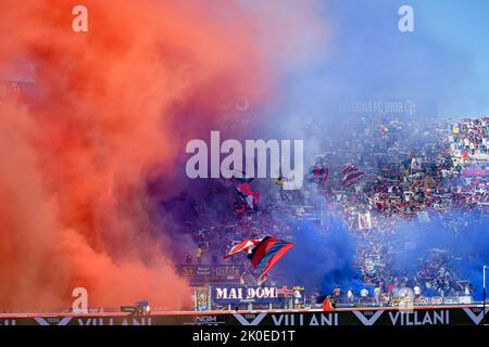 Bologna, Italien. 11. September 2022. Bologna Unterstützer während des FC Bologna gegen ACF Fiorentina, italienische Fußballserie Ein Spiel in Bologna, Italien, September 11 2022 Quelle: Independent Photo Agency/Alamy Live News Stockfoto