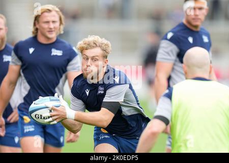 Sale Sharks Gus Warr erwärmt sich vor dem Spiel der Gallagher Premiership Sale Sharks vs Northampton Saints im AJ Bell Stadium, Eccles, Großbritannien, 11.. September 2022 (Foto von Steve Flynn/News Images) Stockfoto