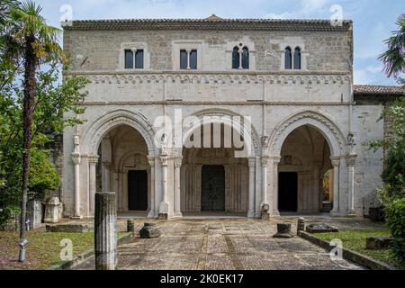 Abtei von San Clemente a Casauria, Provinz Pescara, Abruzzen, Italien, Europa. Stockfoto