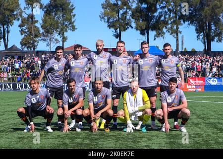 11.. September 2022; Sydney United Sports Centre, Edensor Park, New South Wales, Australien; Australien A League Cup, Halbfinale, Sydney United gegen Brisbane Roar: Brisbane Roar vor dem Spiel Teamfoto Stockfoto