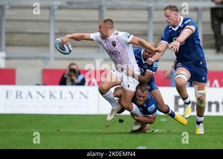 Eccles, Großbritannien. 20.. Mai 2016. Northampton Saints Ollie Sleightholme entlastet den Ball während des Spiels Gallagher Premiership Sale Sharks vs Northampton Saints im AJ Bell Stadium, Eccles, Großbritannien, 11.. September 2022 (Foto von Steve Flynn/News Images) in Eccles, Großbritannien am 5/20/2016. (Foto von Steve Flynn/News Images/Sipa USA) Quelle: SIPA USA/Alamy Live News Stockfoto