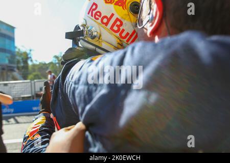 September 11 2022: . Max Verstappen (NED) Redbull Racing RB18 JUBELT MIT SEINEM TEAM Oracle Red Bull Racing NACH DEM SIEG des Rennens der FORMEL 1 PIRELLI GRAN PREMIO D'ITALIA 2022 D.Alessio De Marco/CSM. Stockfoto