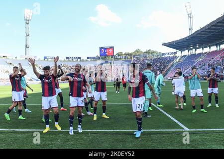Bologna, Italien. 11. September 2022. Bologna-Team feiert den Sieg während Bologna FC vs ACF Fiorentina, italienische Fußballserie Ein Spiel in Bologna, Italien, September 11 2022 Quelle: Independent Photo Agency/Alamy Live News Stockfoto