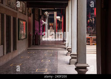 Ho-Chi-Minh-Stadt, Vietnam, Januar 15 2022: Innenraum des Chua Ba Thien-Hau-Tempels in Chinatown, Cho Lon, Saigon Stockfoto