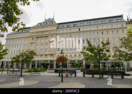 Bratislava, Slowakei - Aug 28, 2022:Blick auf den Hauptplatz (Hauptplatz) in der slowakischen Hauptstadt Bratislava Stockfoto