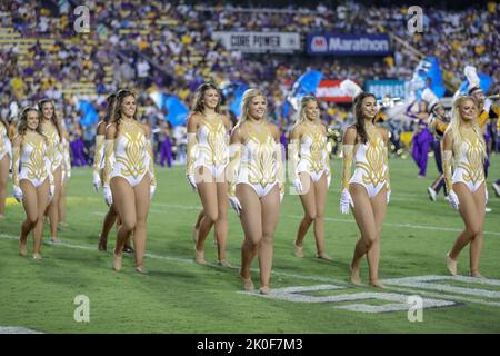 Baton Rouge, LA, USA. 10. September 2022. Die LSU Golden Girls treten zur Halbzeit während des NCAA-Fußballspiels zwischen den Southern Jaguars und den LSU Tigers im Tiger Stadium in Baton Rouge, LA, auf. Jonathan Mailhes/CSM/Alamy Live News Stockfoto