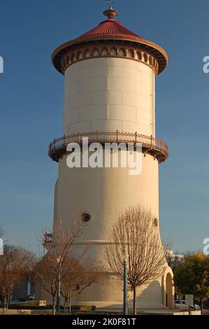 Der historische Wasserturm in Fresno, Kalifornien, eines der ältesten Gebäude der Stadt, dient heute als Kunstgalerie Stockfoto