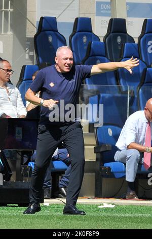 Bergamo, Italien. 11. Oktober 2021. Massimiliano Alvini Trainer von Cremonese, während der SpielserieEin italienisches Meisterschaftsspiel Atalanta vs Cremonese Endergebnis, Atalanta 1, Cremonese 1, Spiel im Gewiss Stadium gespielt. Bergamo, Italien, 11. September 2022. (Foto von Vincenzo Izzo/Sipa USA) Quelle: SIPA USA/Alamy Live News Stockfoto