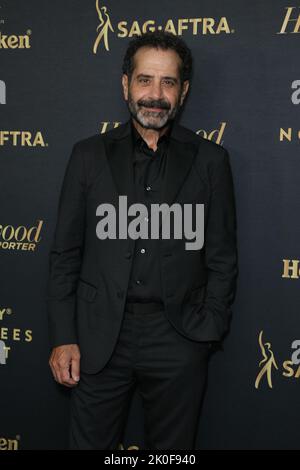 West Hollywood, USA. 10. September 2022. Tony Shalhoub besucht die Hollywood Reporter Emmy Party am 10. September 2022 in Los Angeles, Kalifornien. Foto: Crash/imageSPACE/Sipa USA Kredit: SIPA USA/Alamy Live News Stockfoto