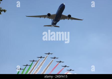 Monza, Italien. 11. September 2022. MONZA, Italien, 11. 2022. September; Flugshow, Fechi triolori von Italien, Überflug, Quelle: SPP Sport Press Foto. /Alamy Live News Stockfoto