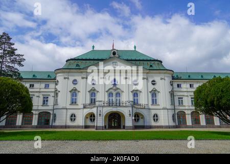 Bratislava, Slowakei - 28. Aug 2022:Grassalkovich Palace (Grasalkovicov Palac), Bratislava, Residenz des Präsidenten der Slowakei Stockfoto