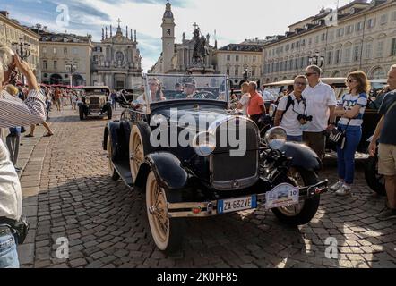 Italien Piemont Turin 'Autolook Week Torino' Parade des historischen Autos Credit: Realy Easy Star/Alamy Live News Stockfoto