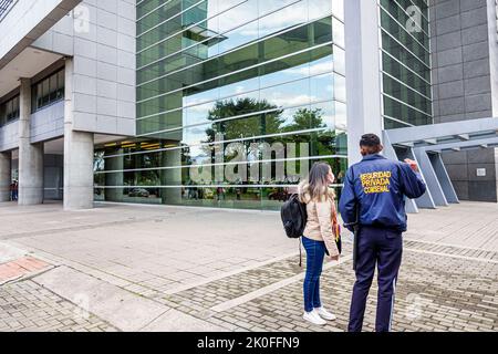 Bogota Kolumbien, Avenida El Dorado Calle 26, privates Wachbüro, Mann Männer, Frau, Frauen, kolumbianische Kolumbianer, Hispanic Stockfoto