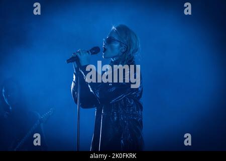 Roskilde, Dänemark. 30., Juni 2022. Die amerikanische Sängerin Sky Ferreira spielt ein Live-Konzert während des dänischen Musikfestivals Roskilde Festival 2022 in Roskilde. (Foto: Gonzales Photo - Thomas Rasmussen). Stockfoto