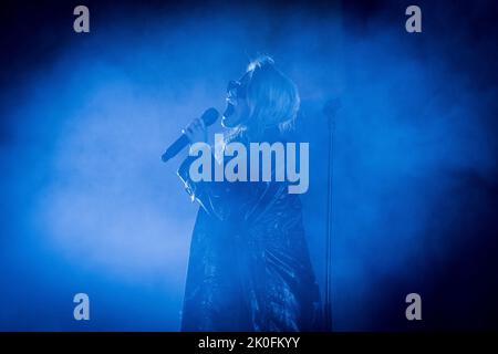 Roskilde, Dänemark. 30., Juni 2022. Die amerikanische Sängerin Sky Ferreira spielt ein Live-Konzert während des dänischen Musikfestivals Roskilde Festival 2022 in Roskilde. (Foto: Gonzales Photo - Thomas Rasmussen). Stockfoto