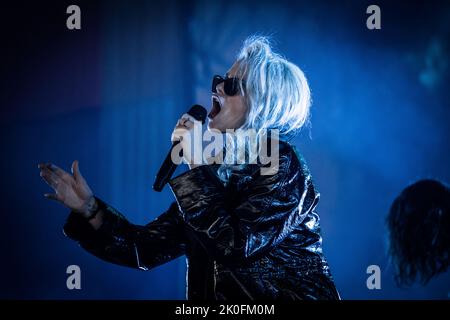 Roskilde, Dänemark. 30., Juni 2022. Die amerikanische Sängerin Sky Ferreira spielt ein Live-Konzert während des dänischen Musikfestivals Roskilde Festival 2022 in Roskilde. (Foto: Gonzales Photo - Thomas Rasmussen). Stockfoto