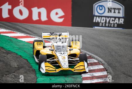 Monterey, CA, USA. 10. September 2022. A. Team Penske-Fahrer Scott McLaughlin kommt in den Korkenzieher der Firestone Grand Prix von Monterey übt # 2 auf dem WeatherTech Raceway Laguna Seca Monterey, CA Thurman James/CSM/Alamy Live News Stockfoto