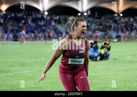 Zagreb, Kroatien. 11. September 2022. ZAGREB, KROATIEN - 11. SEPTEMBER: Sandra Perkovic aus Kroatien feiert (Discus Throw) während der World Athletics Continental Tour Gold 2022 - 72. Boris Hanzekovic Memorial im Mladost Stadium am 11. September 2022 in Zagreb, Kroatien. Foto von Igor Kralj/Pixsell Credit: Pixsell Foto- und Videoagentur/Alamy Live News Stockfoto