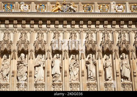 Nahaufnahme der Westminster Abbey Fassade in London Stockfoto