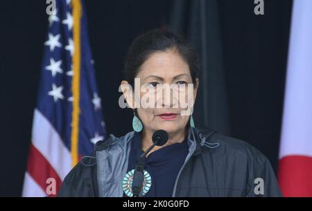 Shanksville, Usa. 10. September 2022. Der Innenminister der Vereinigten Staaten, deb Haaland, hält am Sonntag, 11. September 2022, in der Nähe von Shanksville, Pennsylvania, eine Rede bei der jährlichen Gedenkfeier 21. auf dem National Memorial von Flug 93. Foto von Archie Corper/UPI Credit: UPI/Alamy Live News Stockfoto