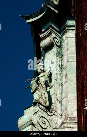 Barocke Grünsteinstatue auf Schloss Wawel in Krakau, Polen. Stockfoto