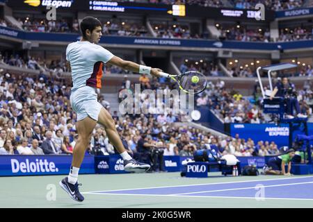 Flushing Meadow, Usa. 11. September 2022. Casper Ruud aus Norwegen und Carlos Alcaraz aus Spanien während ihres 2022 US Open Tennis Turnier Men's Finals Match im Arthur Ashe Stadium im USTA Billie Jean King National Tennis Center, Sonntag, 11. September 2022, in Flushing Meadow, NY. Foto von Corey Sipkin/UPI Kredit: UPI/Alamy Live News Stockfoto