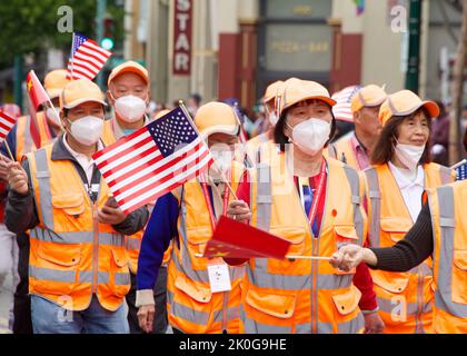 Alameda, CA - 4. Juli 2022: Teilnehmer der Alameda Parade vom 4.. Juli, einer der größten und längsten Parade zum Unabhängigkeitstag der Nation. Stockfoto