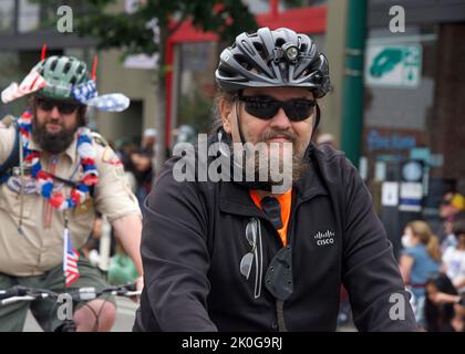 Alameda, CA - 4. Juli 2022: Teilnehmer der Alameda Parade vom 4.. Juli, einer der größten und längsten Parade zum Unabhängigkeitstag der Nation. Stockfoto