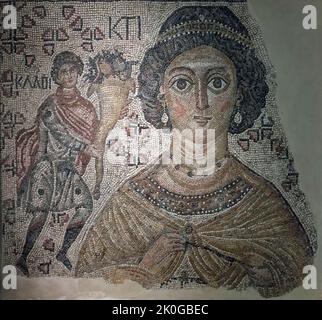 Fragment eines byzantinischen Mosaiks mit Personifizierung von Ktisis im Metropolitan Museum of Art (Met) in Manhattan, NYC, USA Stockfoto