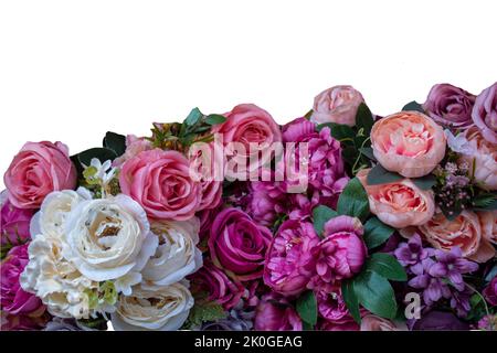 Gefälschte Blumen aus Papier und Stoff. Einrichtung für Hochzeiten und Beerdigungen. Stockfoto